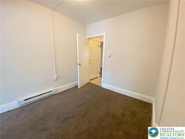 429 East 4th Street 2nd Floor, Bethlehem City, PA 18015