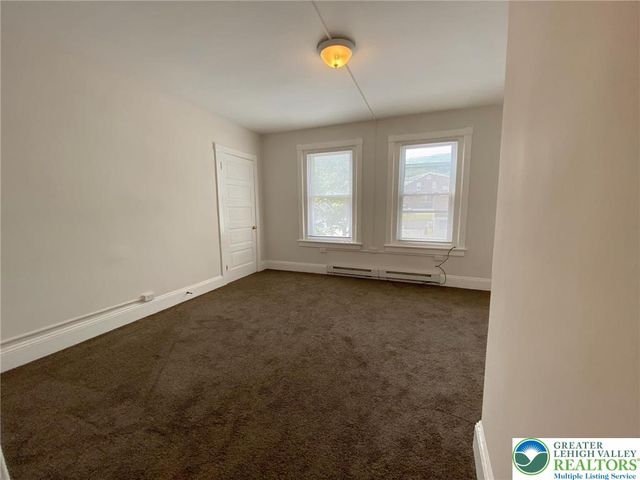 429 East 4th Street 2nd Floor, Bethlehem City, PA 18015