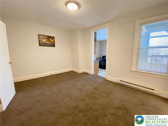 429 East 4th Street 2nd Floor, Bethlehem City, PA 18015