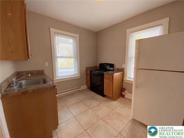 429 East 4th Street 2nd Floor, Bethlehem City, PA 18015