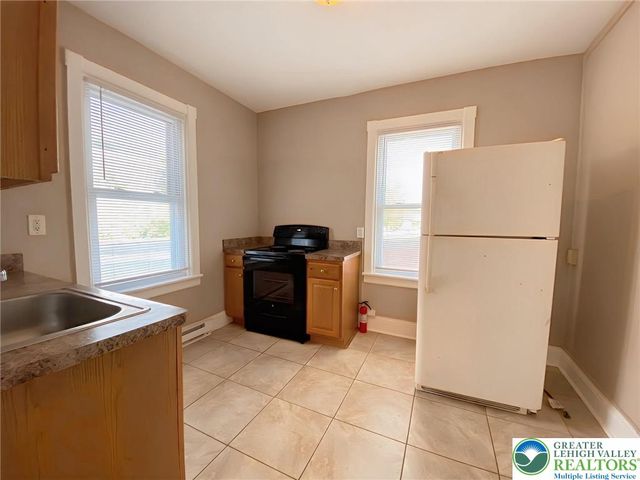 429 East 4th Street 2nd Floor, Bethlehem City, PA 18015