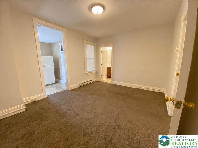 429 East 4th Street 2nd Floor, Bethlehem City, PA 18015