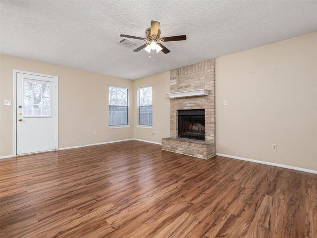 706 Rollingway DR B, Round Rock, TX 78681