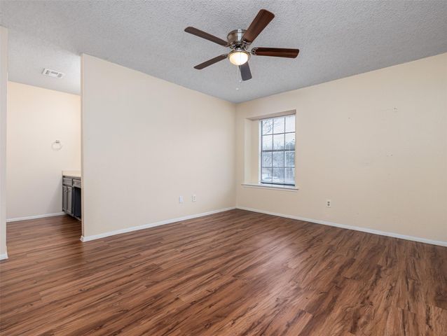 706 Rollingway DR B, Round Rock, TX 78681