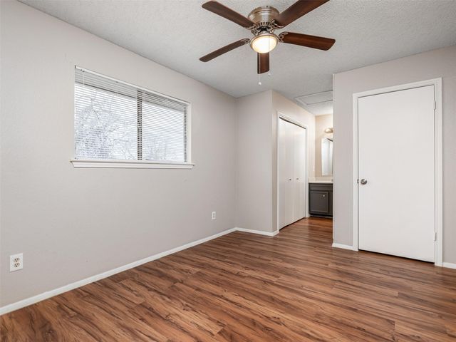 706 Rollingway DR B, Round Rock, TX 78681