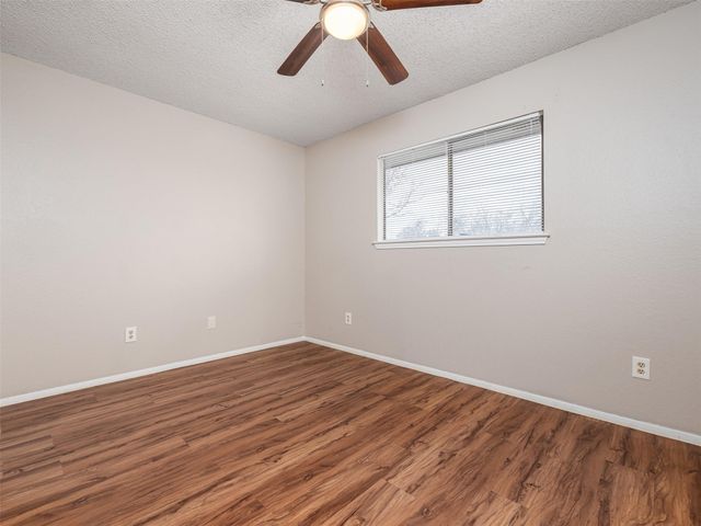 706 Rollingway DR B, Round Rock, TX 78681
