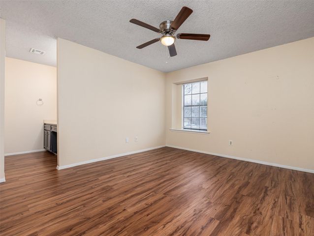706 Rollingway DR B, Round Rock, TX 78681