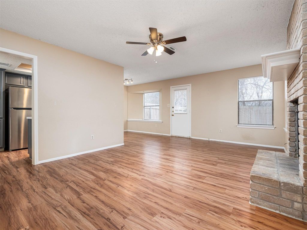 706 Rollingway DR B, Round Rock, TX 78681