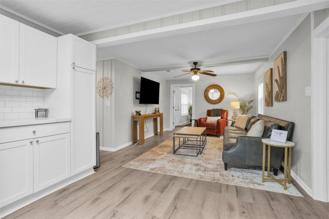 1607 E Pine Lake Circle, Conroe, TX 77316