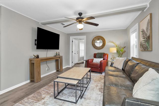 1607 E Pine Lake Circle, Conroe, TX 77316