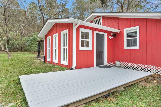 1607 E Pine Lake Circle, Conroe, TX 77316