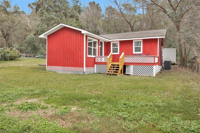 1607 E Pine Lake Circle, Conroe, TX 77316