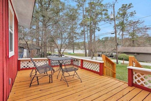 1607 E Pine Lake Circle, Conroe, TX 77316