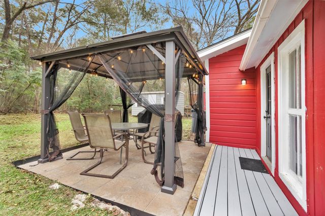 1607 E Pine Lake Circle, Conroe, TX 77316