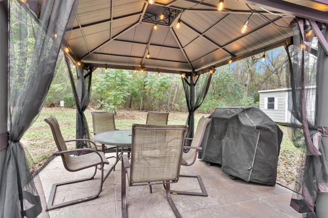1607 E Pine Lake Circle, Conroe, TX 77316