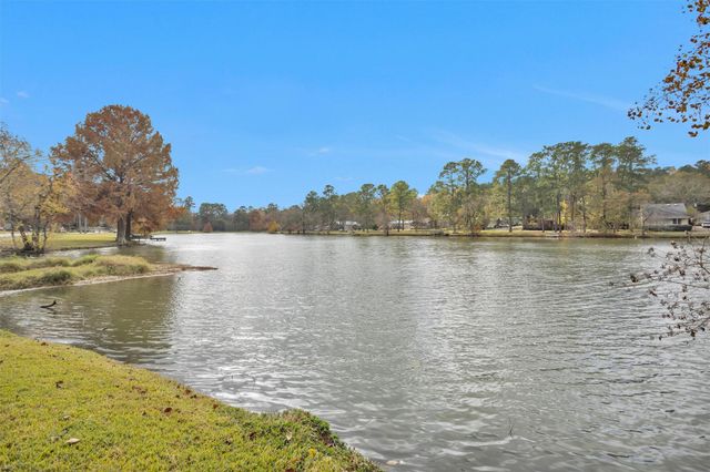 1607 E Pine Lake Circle, Conroe, TX 77316