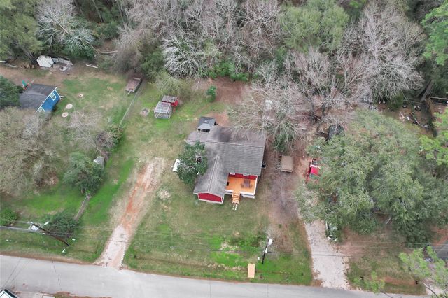 1607 E Pine Lake Circle, Conroe, TX 77316