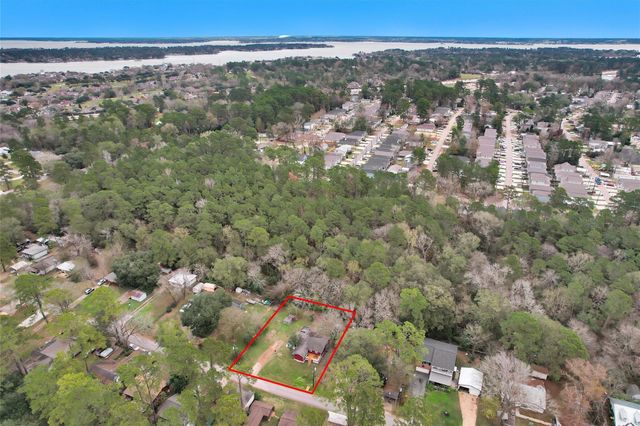 1607 E Pine Lake Circle, Conroe, TX 77316