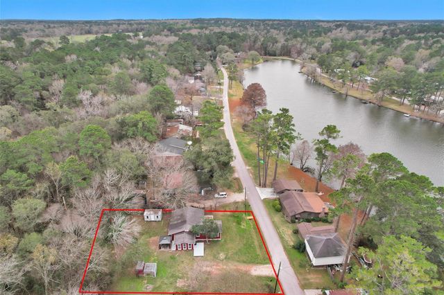 1607 E Pine Lake Circle, Conroe, TX 77316