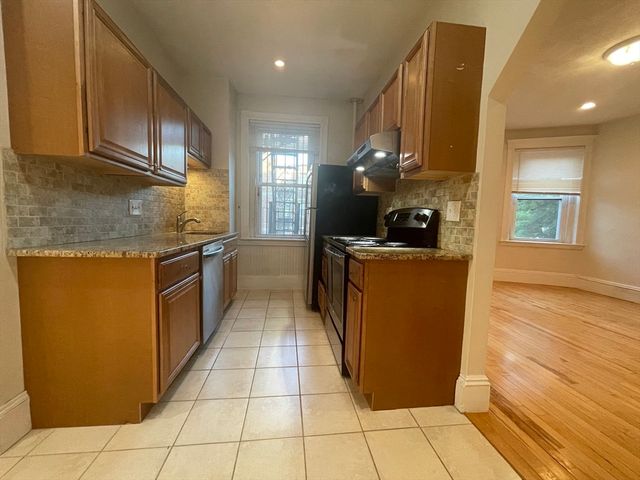 164 Strathmore Rd 12, Boston, MA 02135