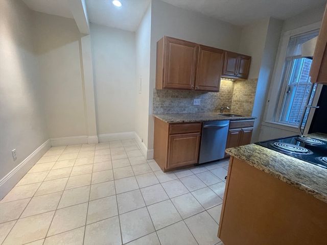 164 Strathmore Rd 12, Boston, MA 02135