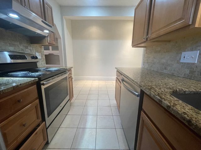 164 Strathmore Rd 12, Boston, MA 02135