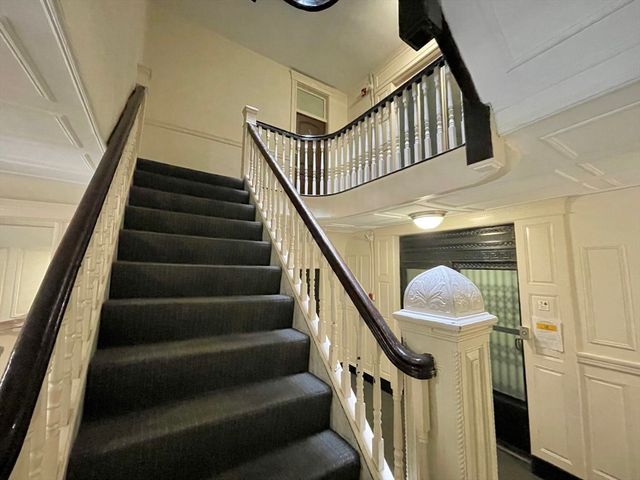 164 Strathmore Rd 12, Boston, MA 02135