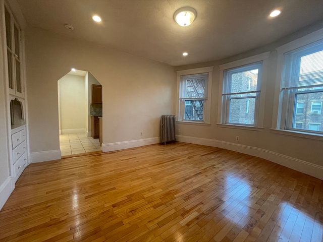 164 Strathmore Rd 12, Boston, MA 02135
