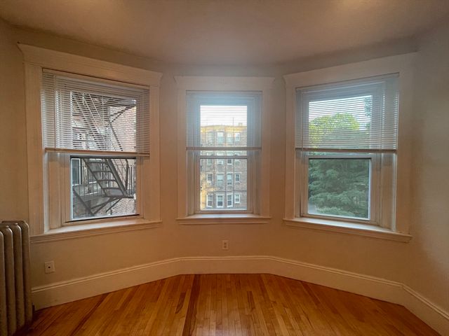 164 Strathmore Rd 12, Boston, MA 02135