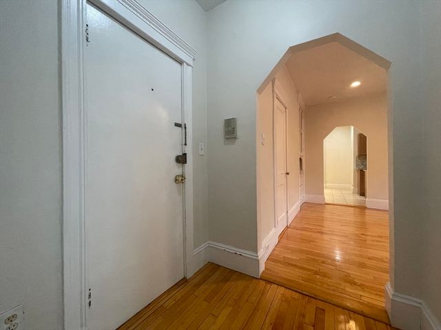 164 Strathmore Rd 12, Boston, MA 02135