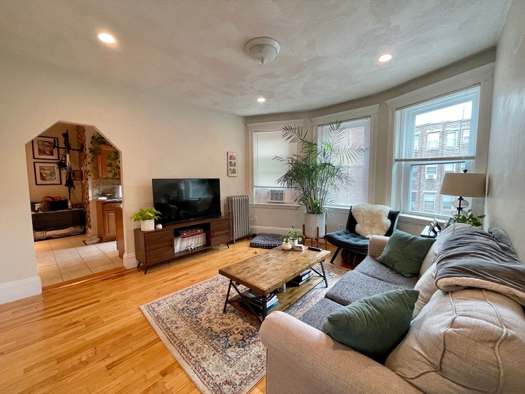 164 Strathmore Rd 12, Boston, MA 02135