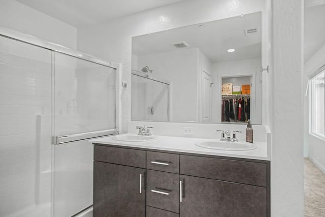 1183 Ponderosa Way W, Madera, CA 93636