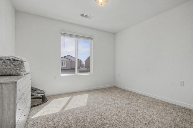 1183 Ponderosa Way W, Madera, CA 93636