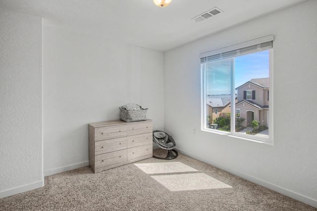 1183 Ponderosa Way W, Madera, CA 93636