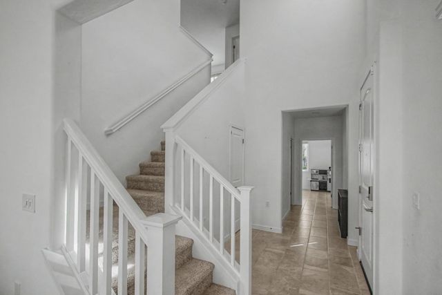 1183 Ponderosa Way W, Madera, CA 93636