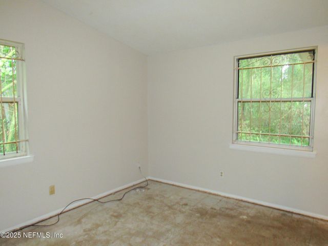 1924 LEONID Road, Jacksonville, FL 32218