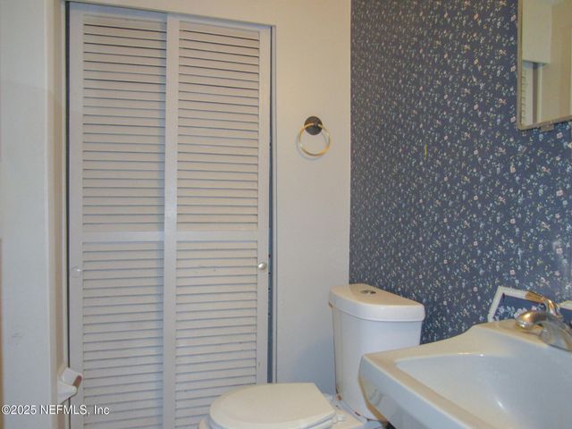 1924 LEONID Road, Jacksonville, FL 32218
