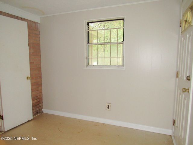 1924 LEONID Road, Jacksonville, FL 32218