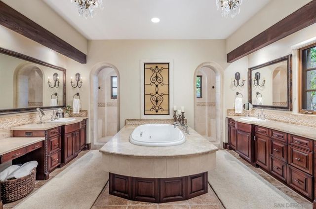 18669 Via Catania, Rancho Santa Fe, CA 92091