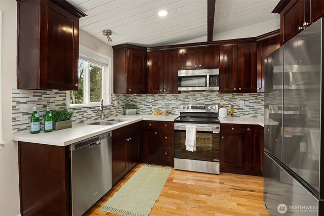 22709 SE 16th Street, Sammamish, WA 98075