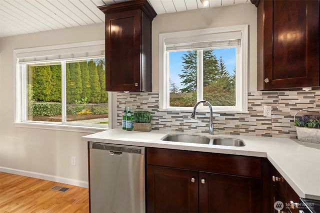 22709 SE 16th Street, Sammamish, WA 98075