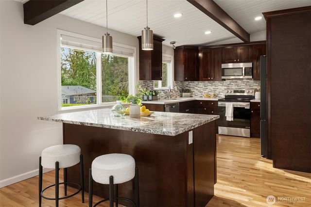 22709 SE 16th Street, Sammamish, WA 98075