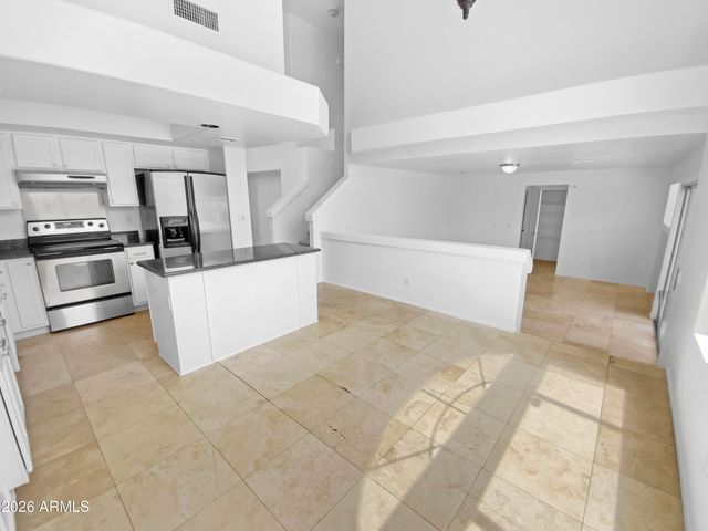 10933 W VISTA Avenue, Glendale, AZ 85307