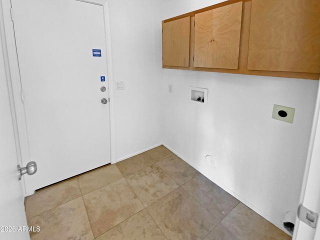 10933 W VISTA Avenue, Glendale, AZ 85307