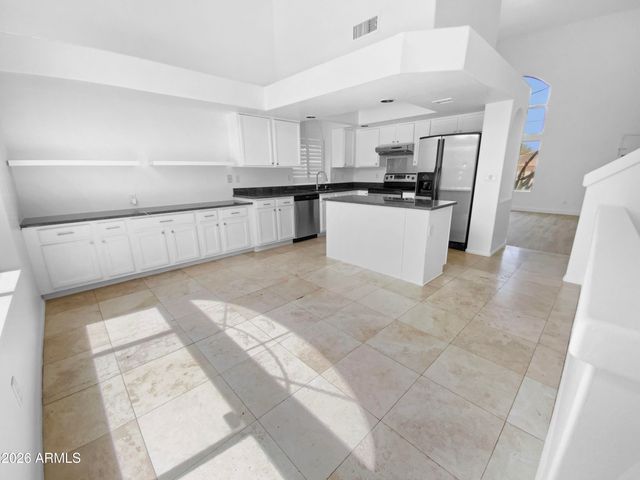 10933 W VISTA Avenue, Glendale, AZ 85307