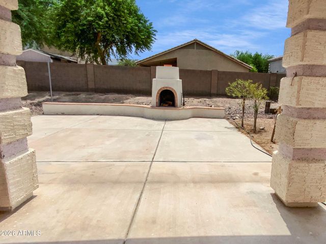 10933 W VISTA Avenue, Glendale, AZ 85307