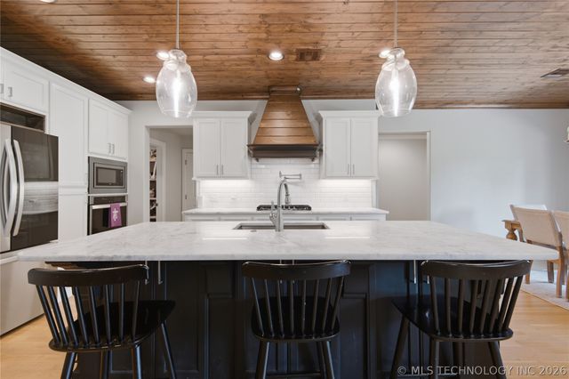 8627 E 104th Street N, Owasso, OK 74055