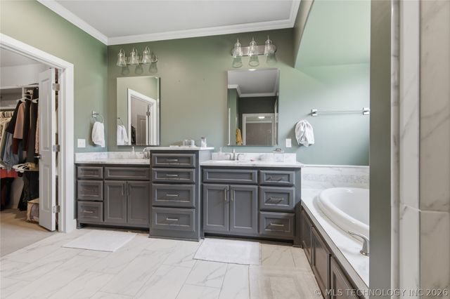 8627 E 104th Street N, Owasso, OK 74055