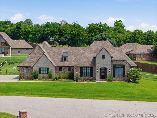 8627 E 104th Street N, Owasso, OK 74055