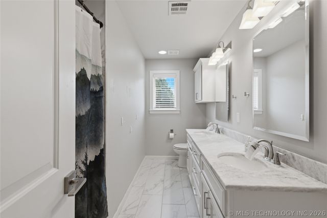 8627 E 104th Street N, Owasso, OK 74055